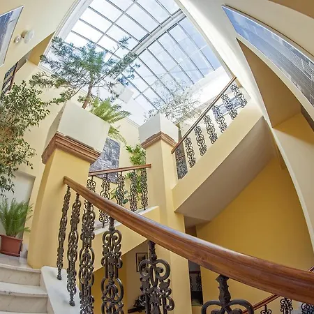 Hotel Labut 3*